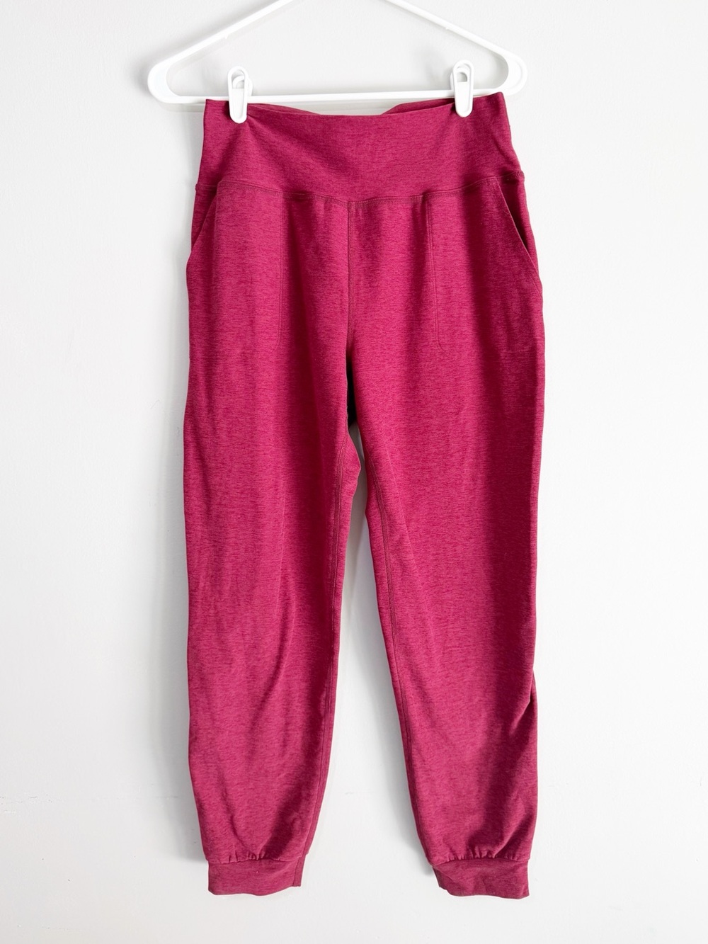 Beyond yoga spacedye jogger pants red size medium